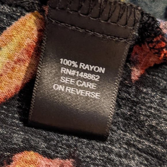 Torrid Smocked Cold-Shoulder Blouse Black Leaf Print - size 2X (18/20) - Picture 10 of 11